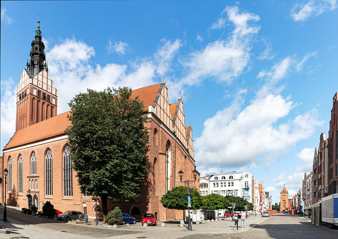 Stary Rynek, Nikolauskirche (Dom St. Nikolai, Katedra, Kościol św. Mikołaja, Kosciol Sw. Mikolaja), Markttor (Brama Targowa) in Elbląg (Elbing) in der Wojewodschaft Warmińsko-Mazurskie in Polen