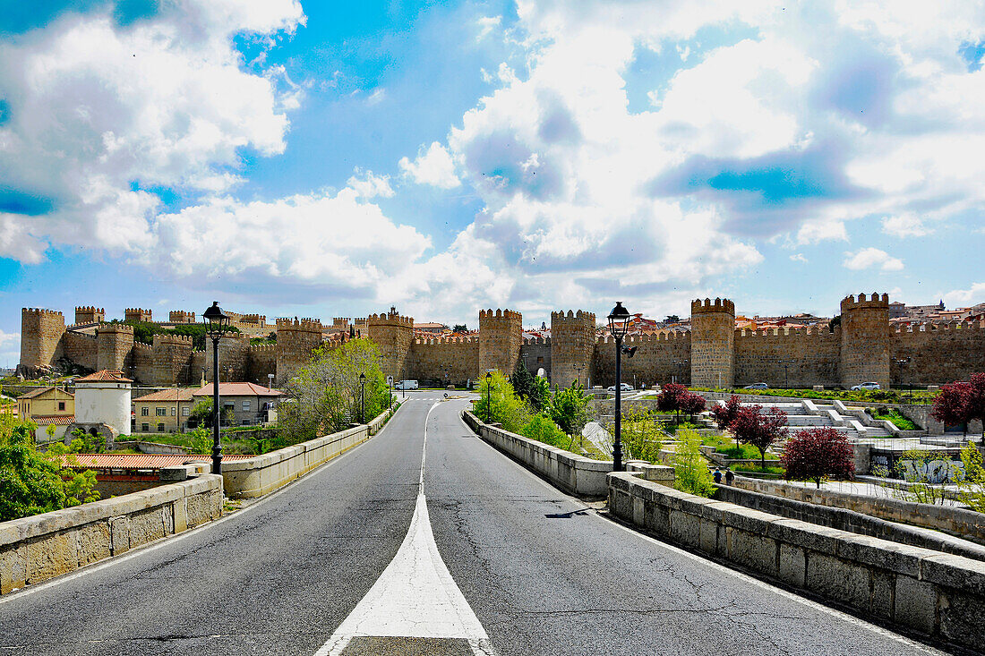 Avila, church and monastery city, with city walls, 2.5 kilometers circumference, long, around the medieval, city in Castile, central Spain,