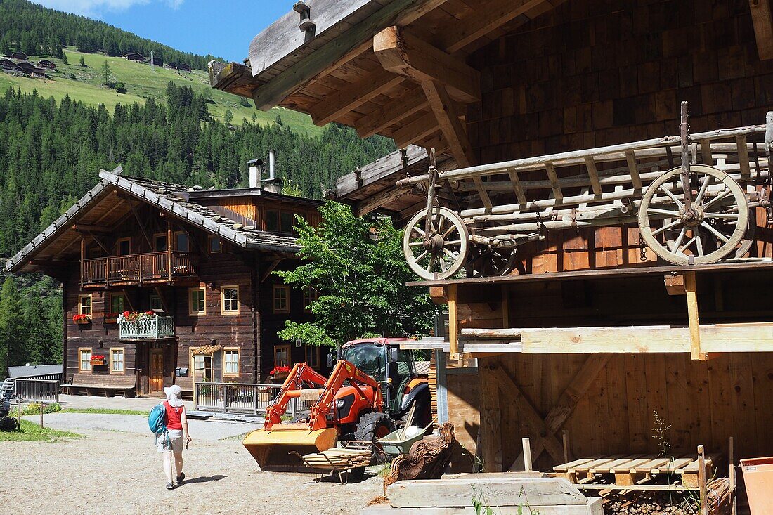 Bauernhöfe bei St. Gertrude im oberen Ultental, Südtirol, Italien