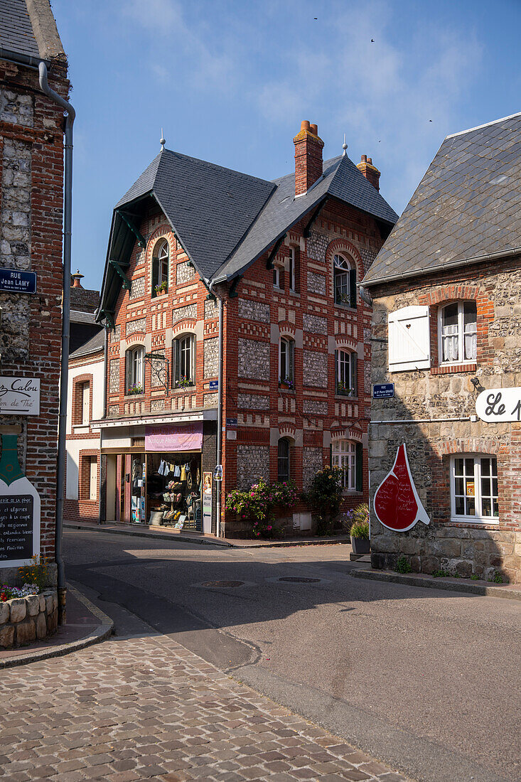 Seine Maritime, Pays de Caux, Côte d'Albatre (Alabasterküste), Veules les Roses, Die schönsten Dörfer Frankreichs, Normandie, Frankreich