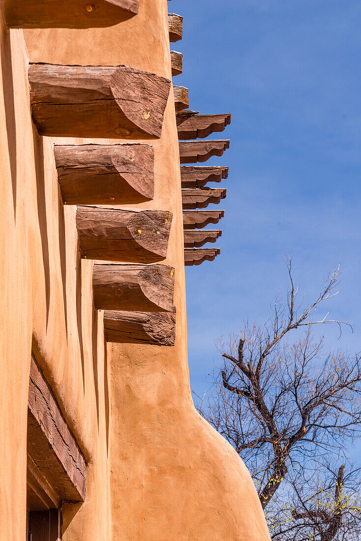 Large adobe building in Santa Fe, New Mexico.