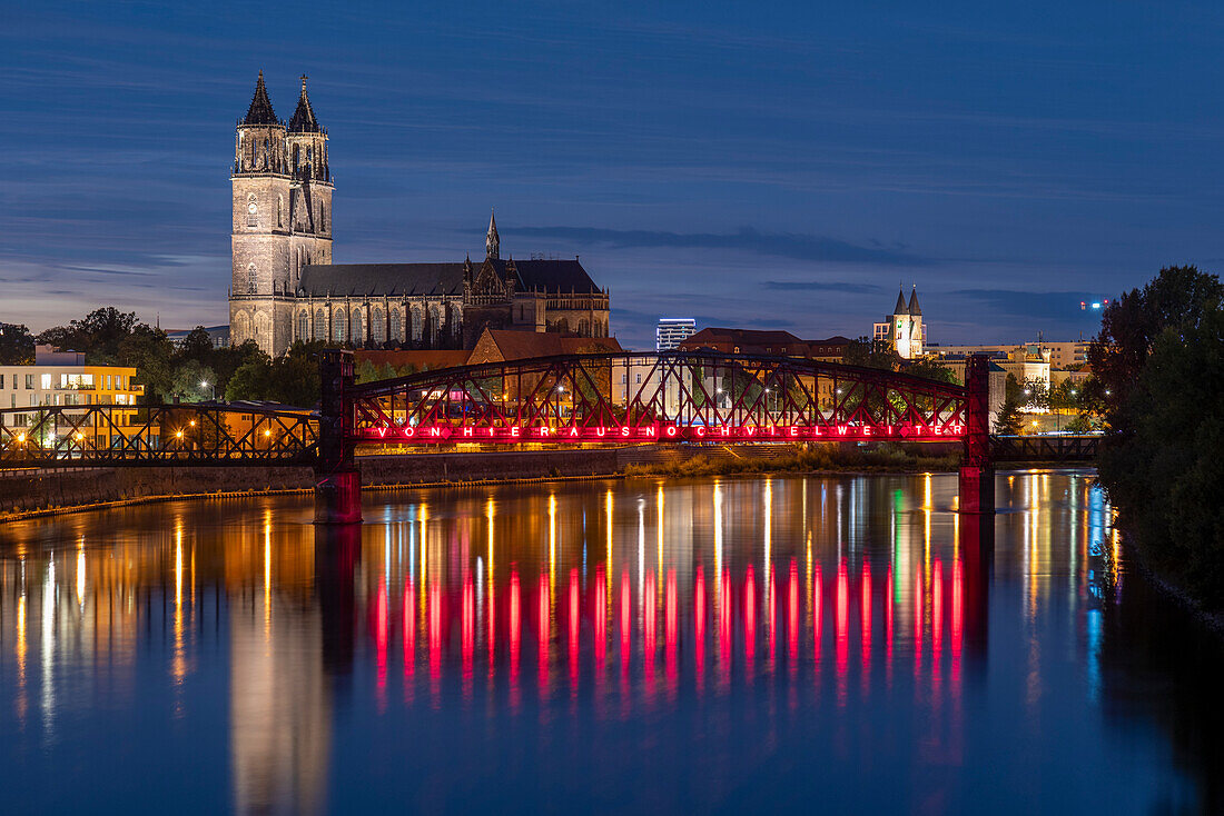 Magdeburg Cathedral, historic lifting bridge in front of it, bridge lighting, Magdeburg, Saxony-Anhalt, Germany