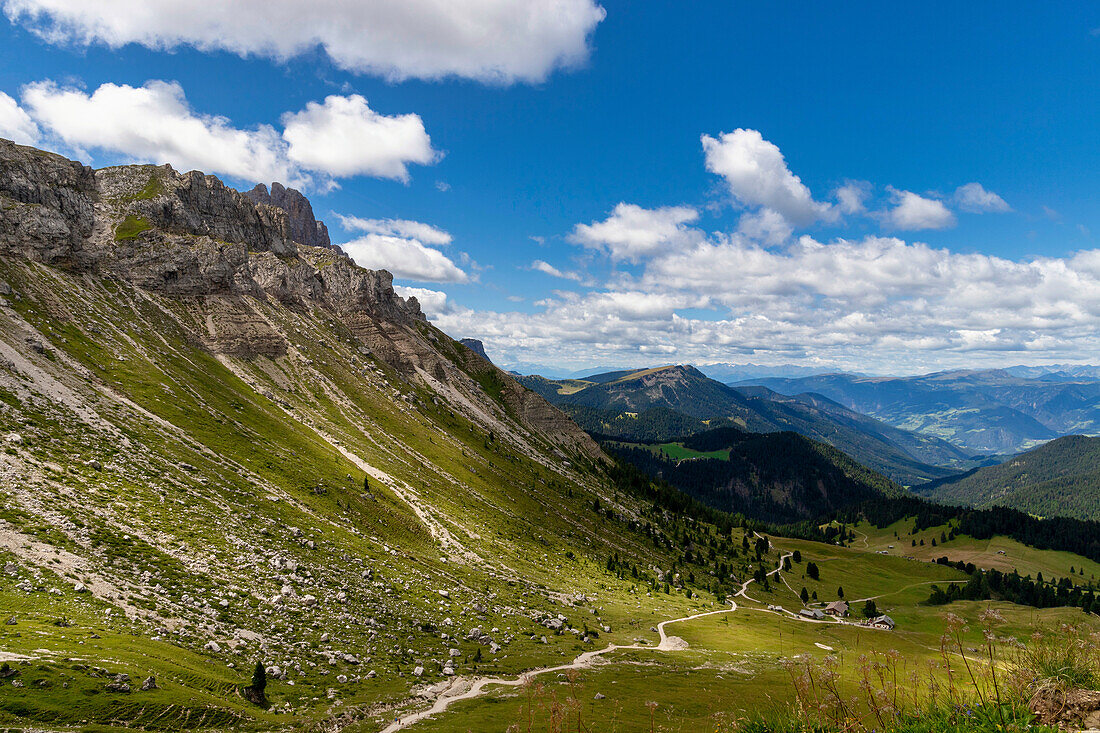 Naturpark Puez-Geisler, Val di Funes, Südtirol, Bezirk Bozen, Italien