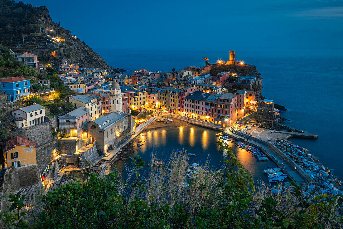 Mittelmeer-Idylle; Abendstimmung in Manarola; Ligurien, Italien