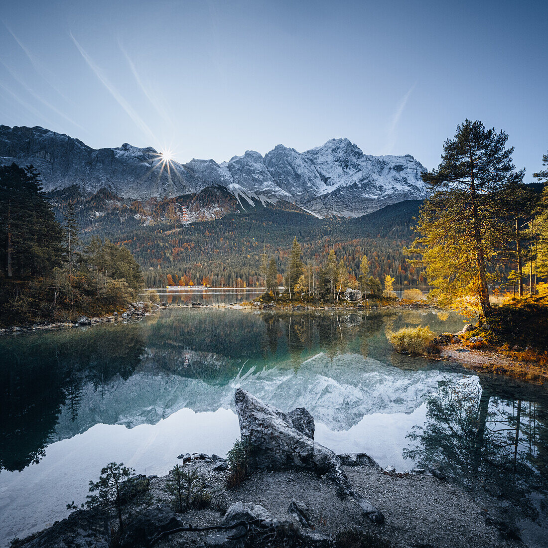 Atmospheric pictures from Eibsee in autumn