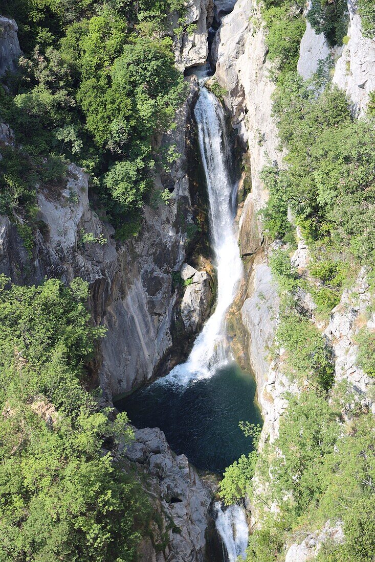 Gubavica waterfall, Cetina river, Dalmatia, Croatia, Europe