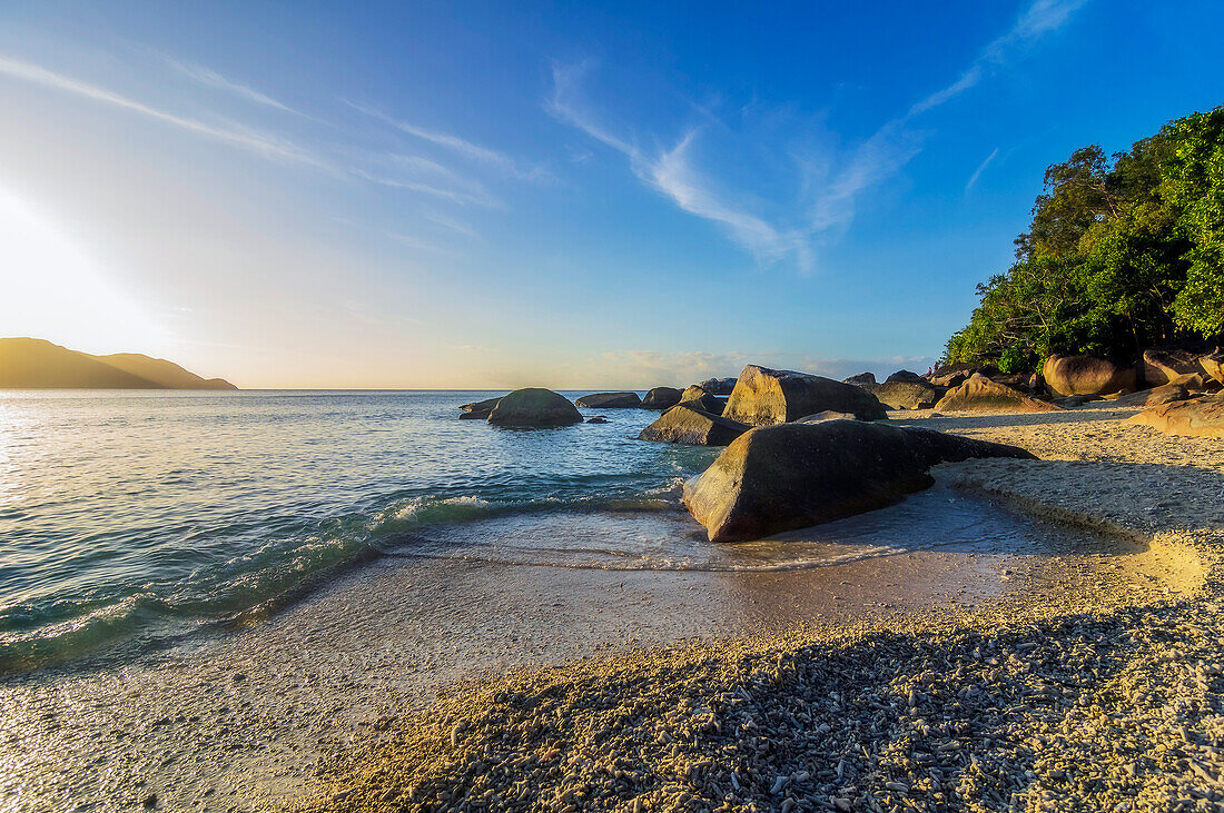 Strandabschnitt auf der Insel Fitzroy, Queensland, Australien