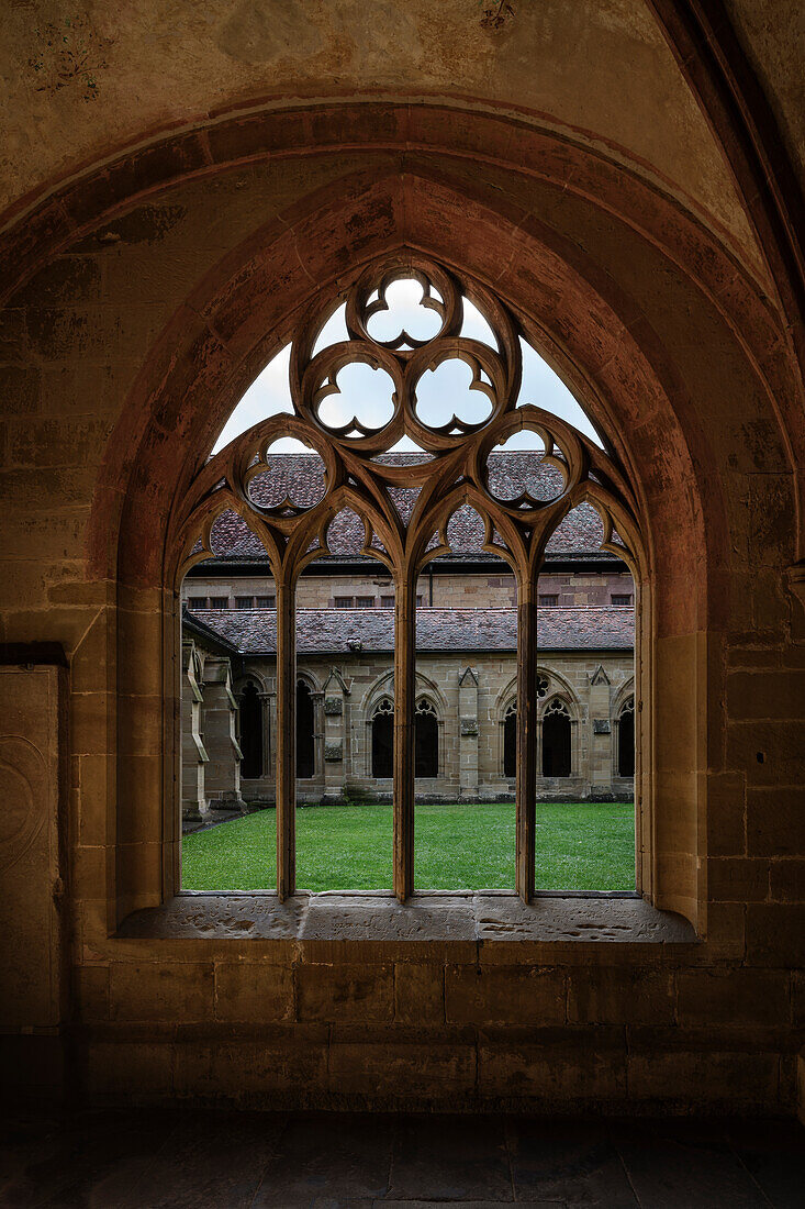UNESCO World Heritage Maulbronn Monastery, cloister, Cistercian abbey, Enzkreis, Baden-Württemberg, Germany, Europe