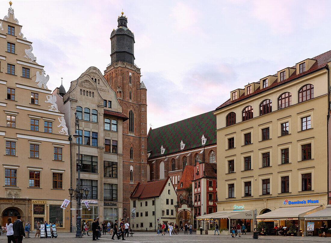 Rynek north side and houses Hansel and Gretel ((Jaś i Małgosia, Jas i Malgosia) and Elisabeth Church (Kościół św. Elżbiety, Kosciol Sw. Elzbiety) in the Old Town (Stare Miasto) of Wrocław (Wroclaw, Breslau) in the Dolnośląskie Voivodeship of Poland