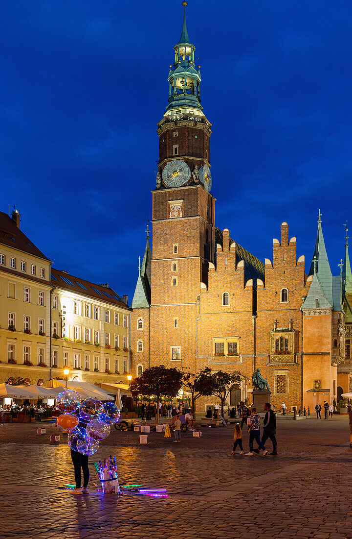 Rynek and Old Town Hall (Stary Ratusz) in the evening light in the Old Town (Stare Miasto) of Wrocław (Wroclaw, Breslau) in Dolnośląskie Voivodeship of Poland