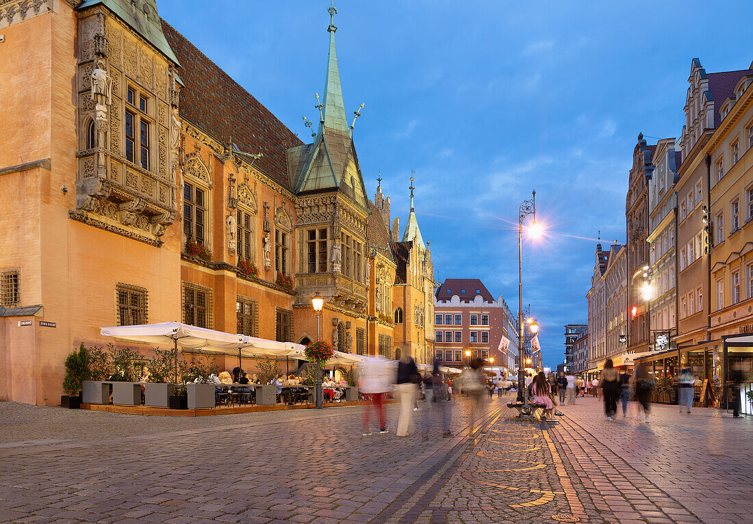 Rynek and Old Town Hall (Stary Ratusz) in the evening light in the Old Town (Stare Miasto) of Wrocław (Wroclaw, Breslau) in Dolnośląskie Voivodeship of Poland