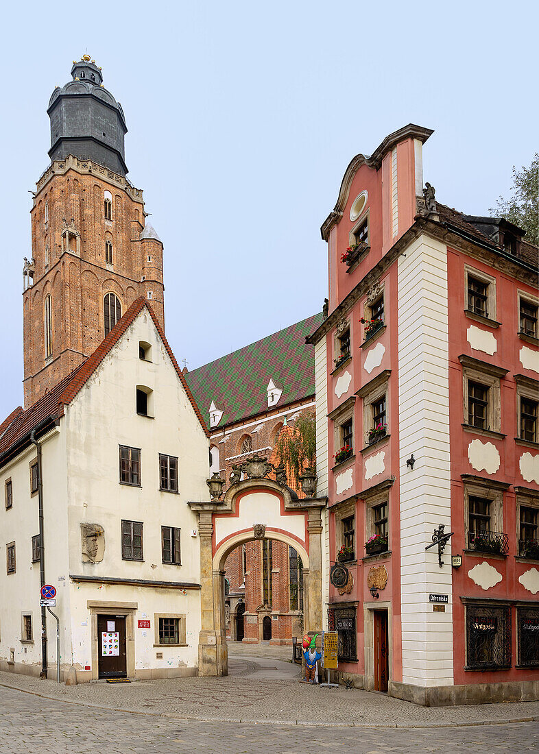 Häuser Hänsel und Gretel ((Jaś i Małgosia, Jas i Malgosia) und Elisabethkirche (Kościół św. Elżbiety, Kosciol Sw. Elzbiety) in der Altstadt (Stare Miasto) von Wrocław (Wroclaw, Breslau) in der Woiwodschaft Dolnośląskie in Polen