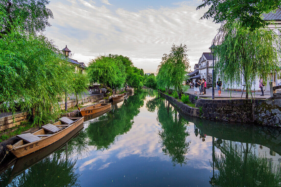 Kurashiki is a large city in Okayama Prefecture and the former Bitchū Province on Honshū, the main island of Japan.