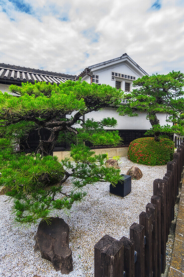 Kurashiki ist eine Großstadt in der Präfektur Okayama und der ehemaligen Provinz Bitchū auf Honshū, der Hauptinsel von Japan.