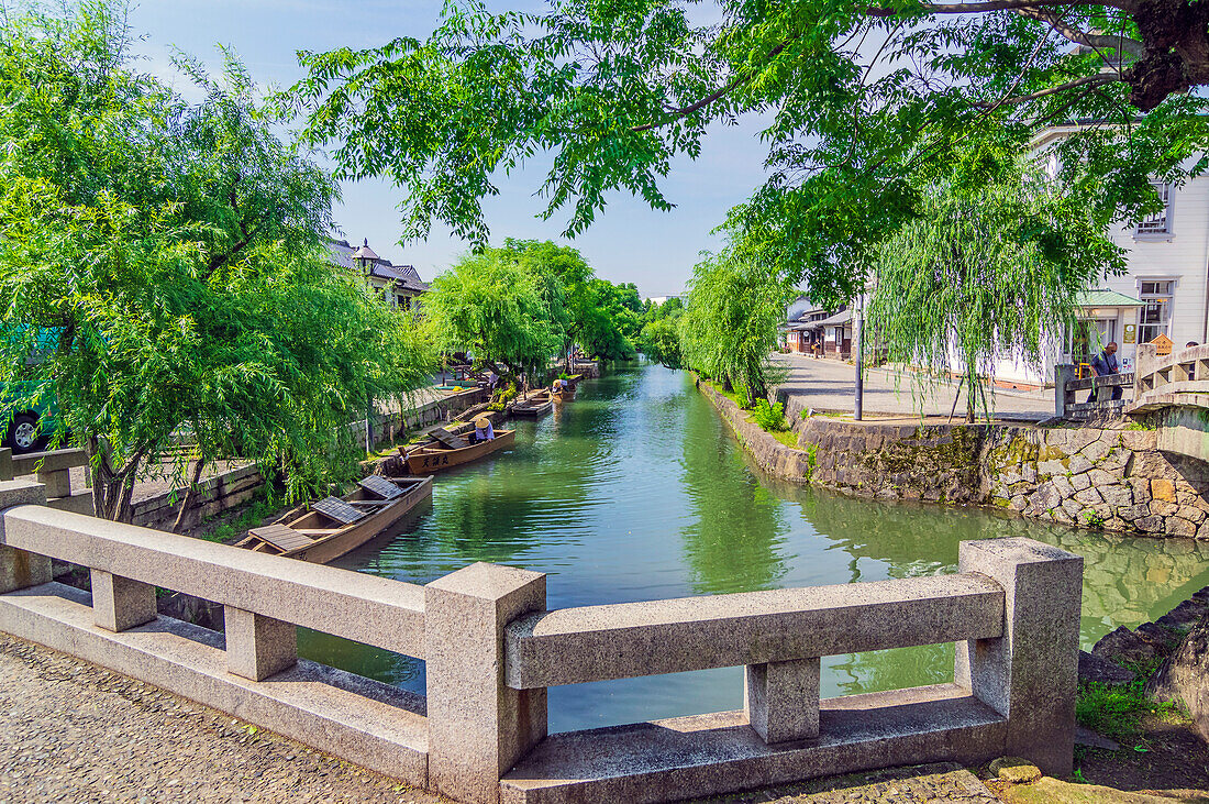 Kurashiki ist eine Großstadt in der Präfektur Okayama und der ehemaligen Provinz Bitchū auf Honshū, der Hauptinsel von Japan.