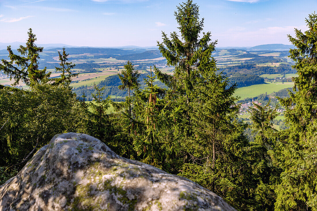 Viewpoint with a view towards the Krkonoše Mountains in the rock labyrinth Błędne Skały (Bledne Skaly) in the Hayscheuer Mountains (Góry Stołowe National Park) in the Glatzer Mountains in the Dolnośląskie Voivodeship in Poland