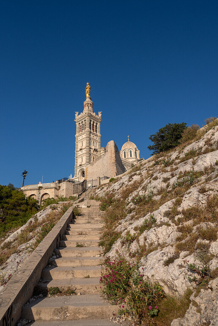 Die Basilika Notre-Dame-de-la-Garde von Marseille, Frankreich.