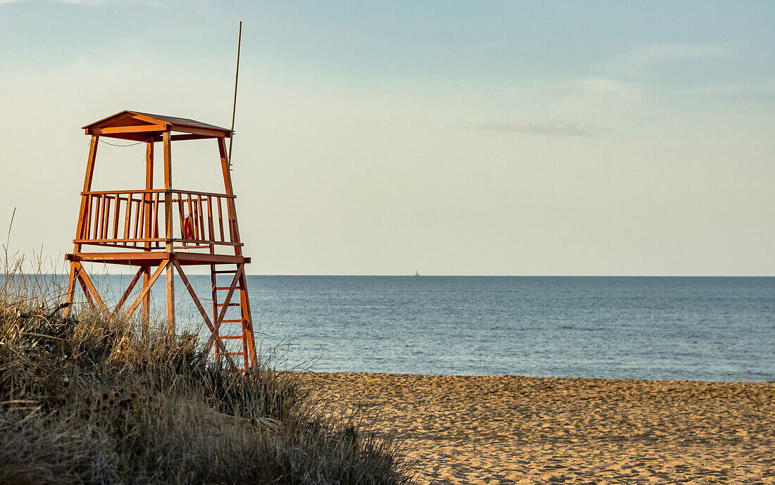 Rettungsturm am Strand, Griechenland, Europa