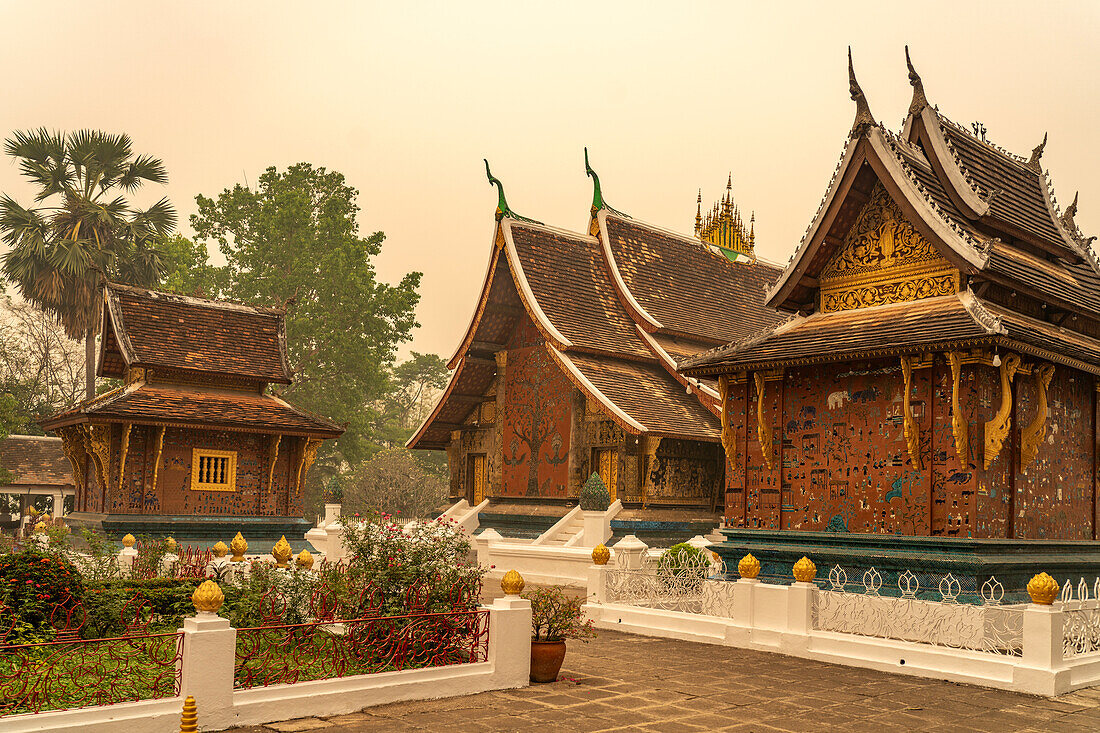 Der buddhistische Tempel Wat Xieng Thong in Luang Prabang, Laos, Asien