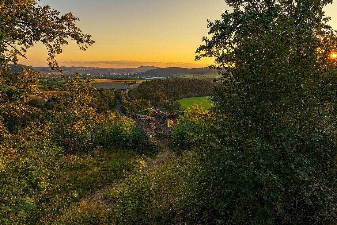 View from the Trimburg ruins in Trimberg over the Franconian Saale valley at sunset, municipality of Elfershausen, Bad Kissingen district, Lower Franconia, Franconia, Bavaria, Germany