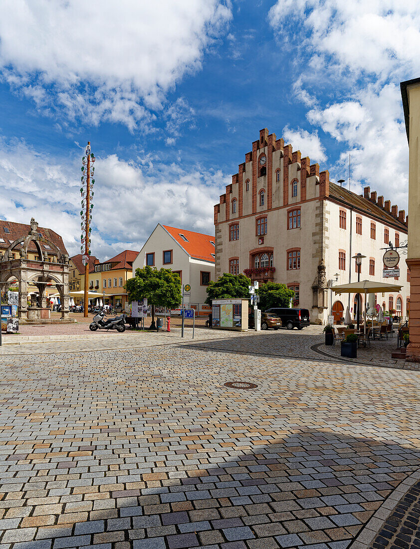 Historisches Rathaus der Stadt Hammelburg, Landkreis Bad Kissingen, Unterfranken, Franken, Bayern, Deutschland                               