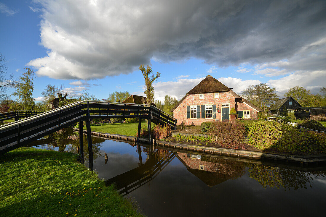 Giethoorn, "Holland's little Venice"