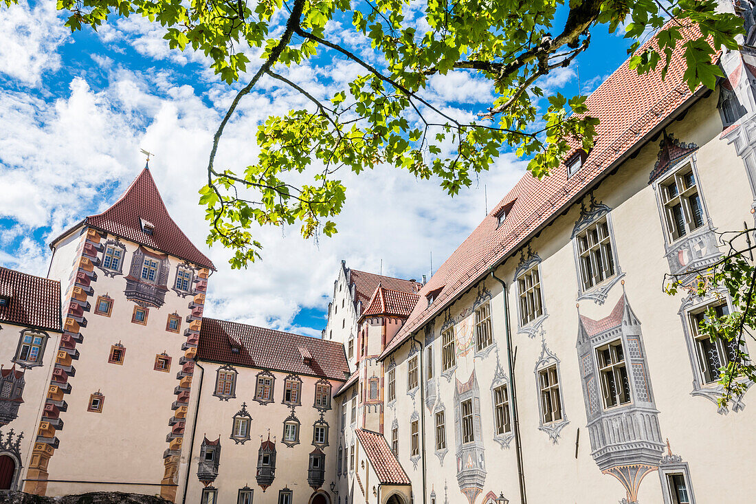 Innenhof Hohes Schloss, Altstadt, Füssen, Allgäu, Bayern, Deutschland