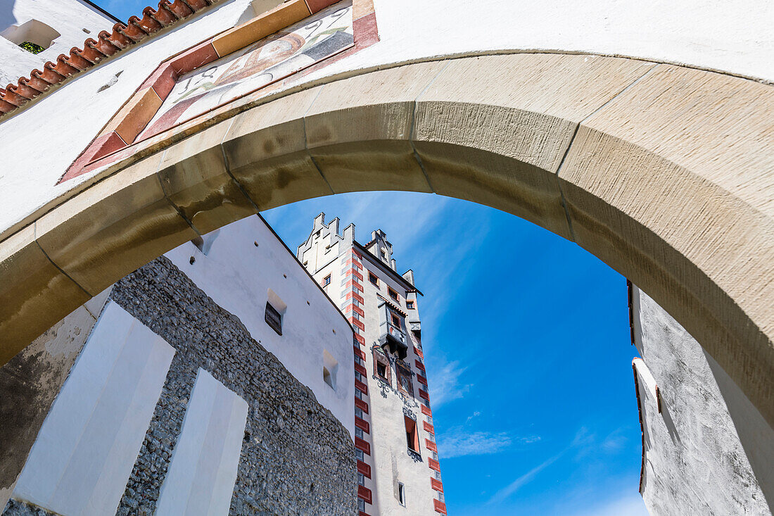 View through the archway to Hohes Schloss, old town, Füssen, Allgäu, Bavaria, Germany