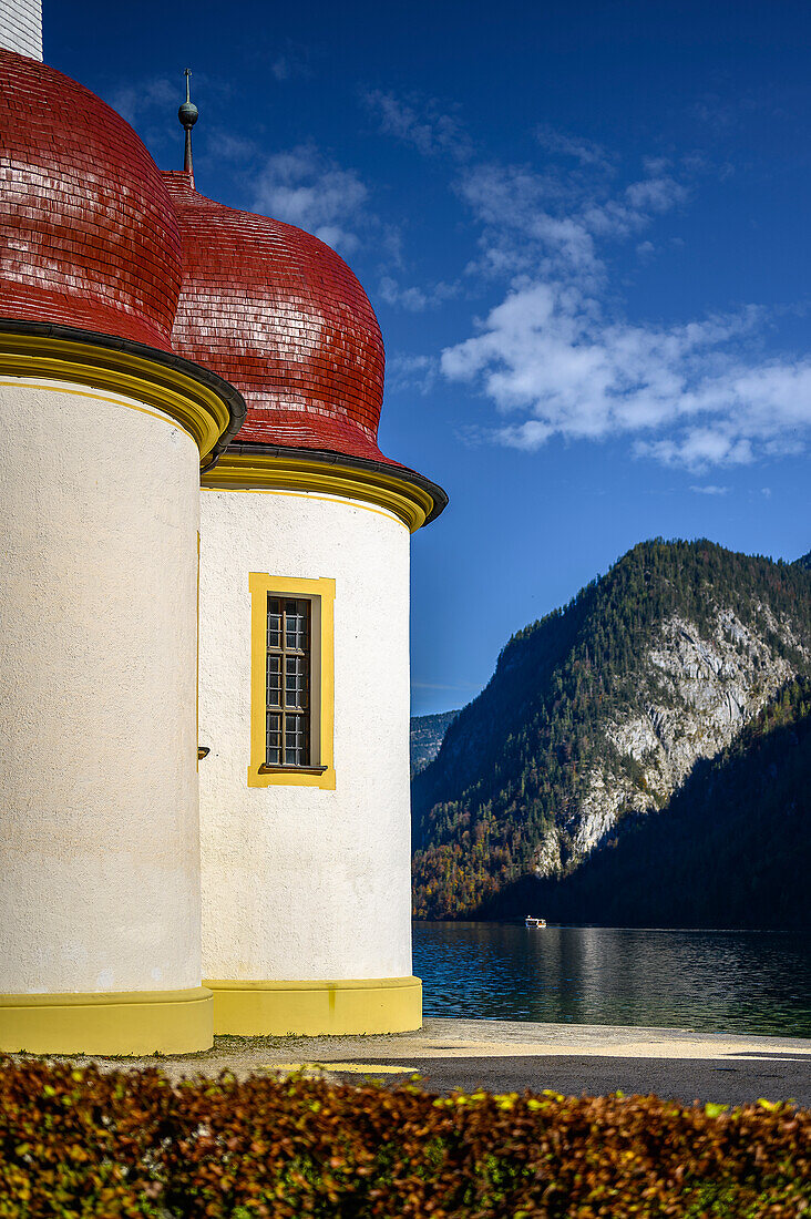 Kirche St. Bartholomä vor Watzmann-Ostwand, Königssee, Nationalpark Berchtesgaden, Berchtesgadener Alpen, Oberbayern, Bayern, Deutschland