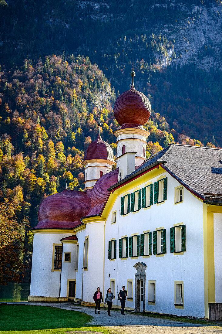 Kirche St. Bartholomä vor Watzmann-Ostwand, Königssee, Nationalpark Berchtesgaden, Berchtesgadener Alpen, Oberbayern, Bayern, Deutschland