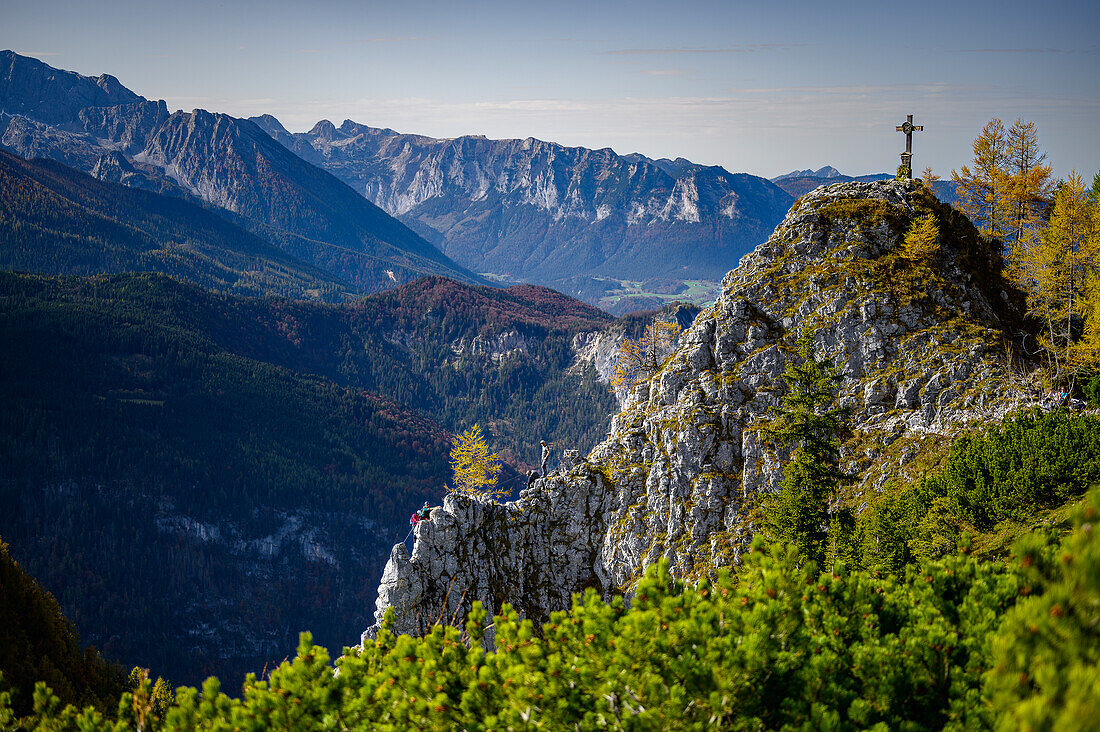 Cross on the Jenner with via ferrata, hiking on Mount Jenner at Königssee in the Bavarian Alps, Königssee, Berchtesgaden National Park, Berchtesgaden Alps, Upper Bavaria, Bavaria, Germany