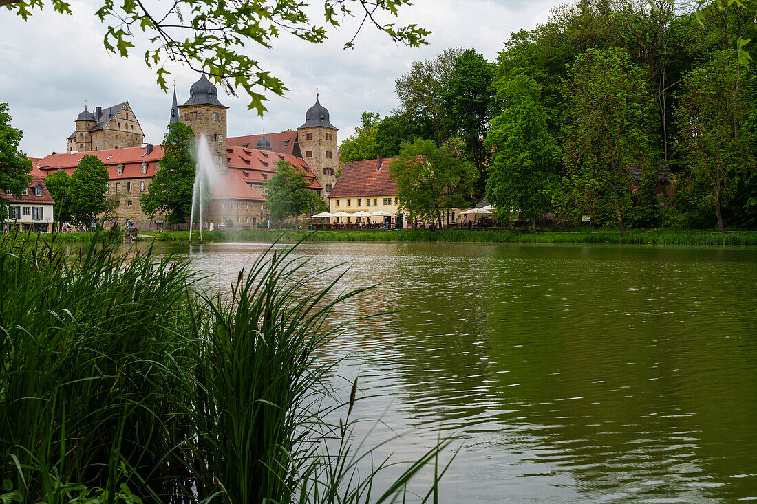 Castle park and castle pond at Thurnau Castle in Thurnau, Kulmbach district, Franconian Switzerland, Bayreuth district, Upper Franconia, Bavaria, Germany