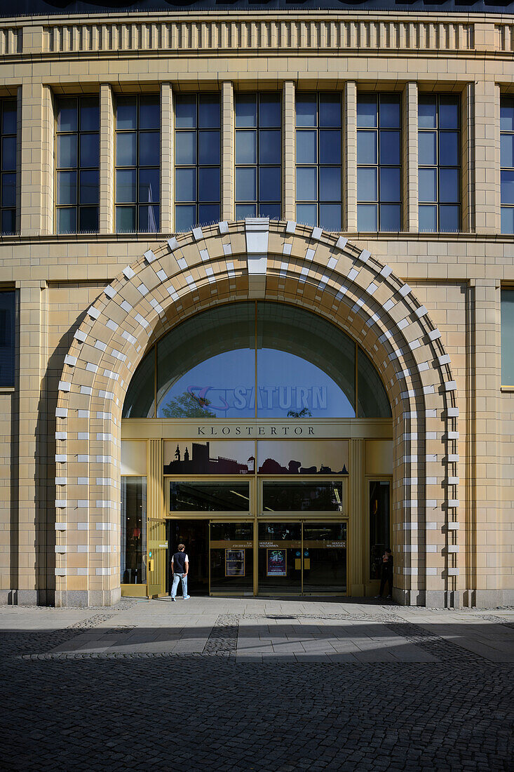 Klostertor zur "Galerie Roter Turm", Chemnitz, Sachsen, Deutschland, Europa