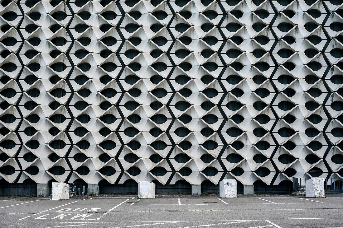 Moderne Fassade von der Stadthalle Chemnitz, Sachsen, Deutschland, Europa
