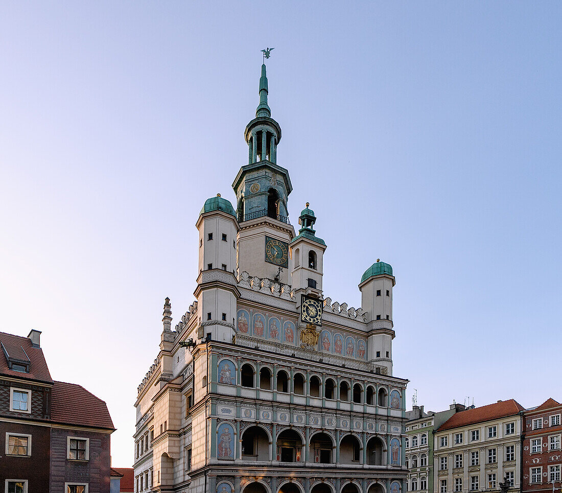 Alter Markt (Stary Rynek) mit Rathaus (Ratusz) in Poznań (Poznan; Posen) in der Woiwodschaft Wielkopolska in Polen