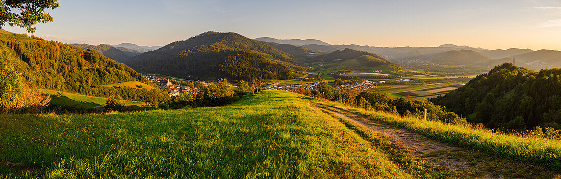 Lautenbach in the evening light, Oberkirch, Renchtal, Baden-Württemberg, Germany