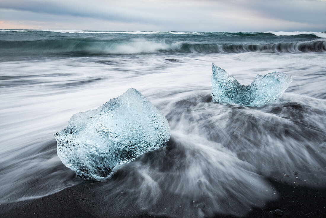 Eisbrocken in der Jökulsárlón Lagune, Island