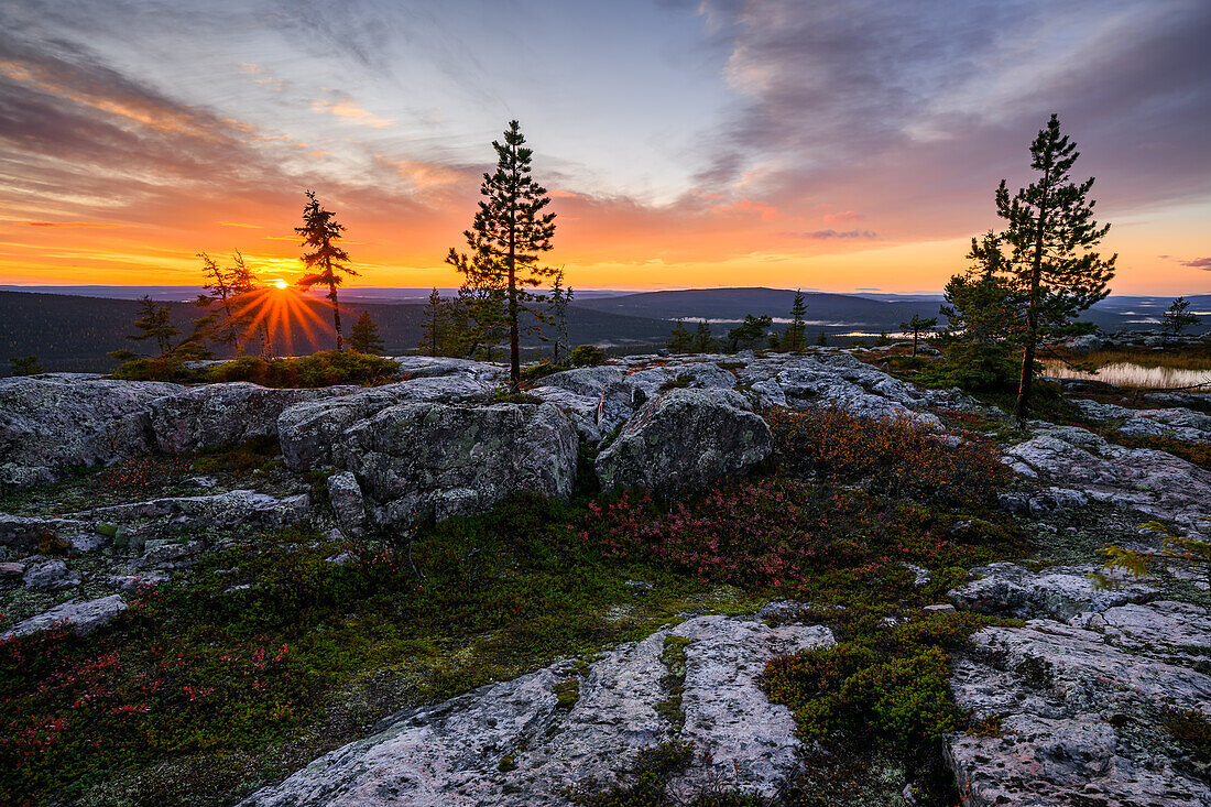 Sonnenuntergang im Lappland, Finnland