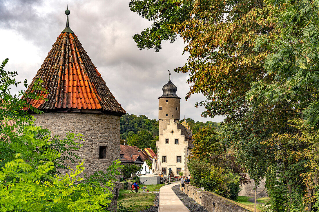  Tower of the city wall, local history museum in the castle and pigeon tower in Ochsenfurt, Lower Franconia, Bavaria, Germany 
