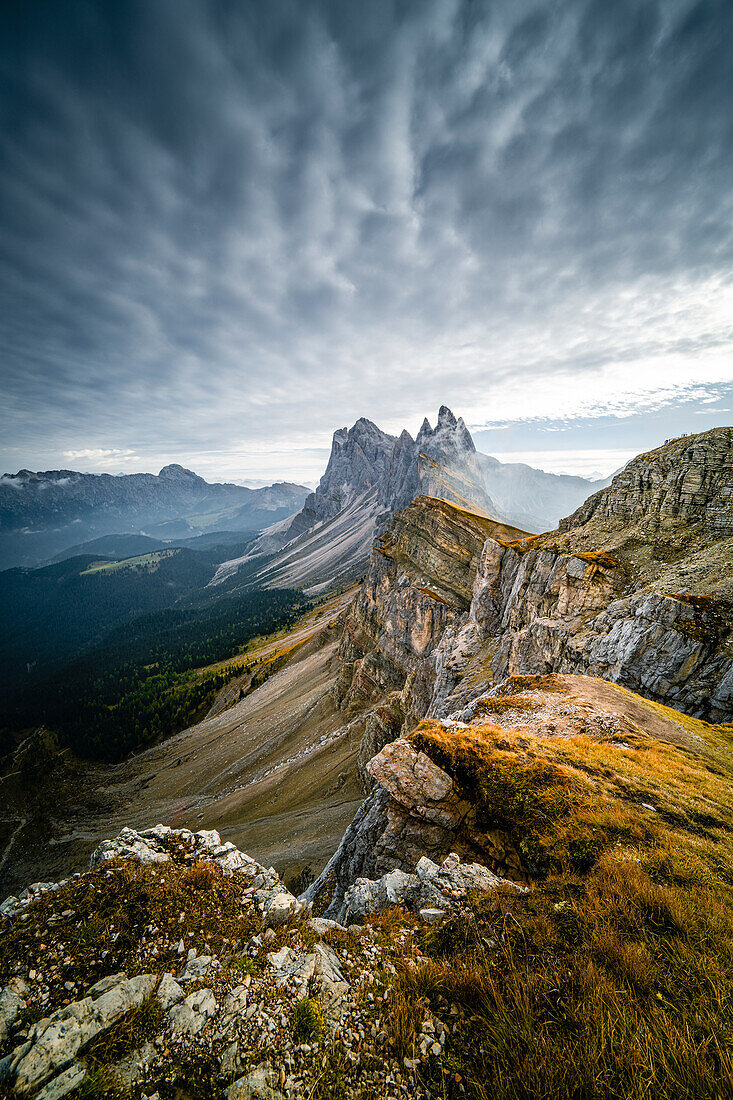 Geislergruppe und Seceda im Herbst, Grödnertal, Bozen, Südtirol, Italien