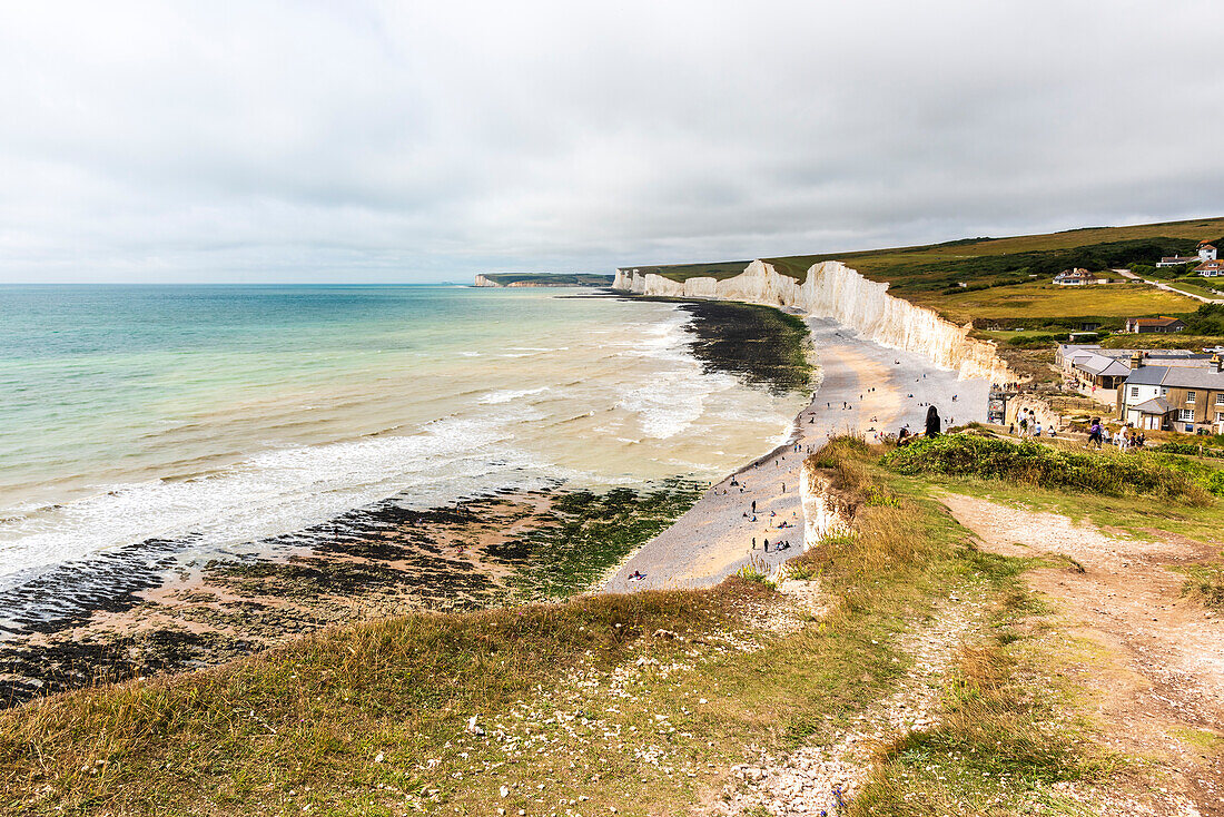 Kreidefelsen Seven Sisters an der englischen Südküste zwischen Seaford und Eastbourne, West Sussex, England, Vereinigtes Königreich