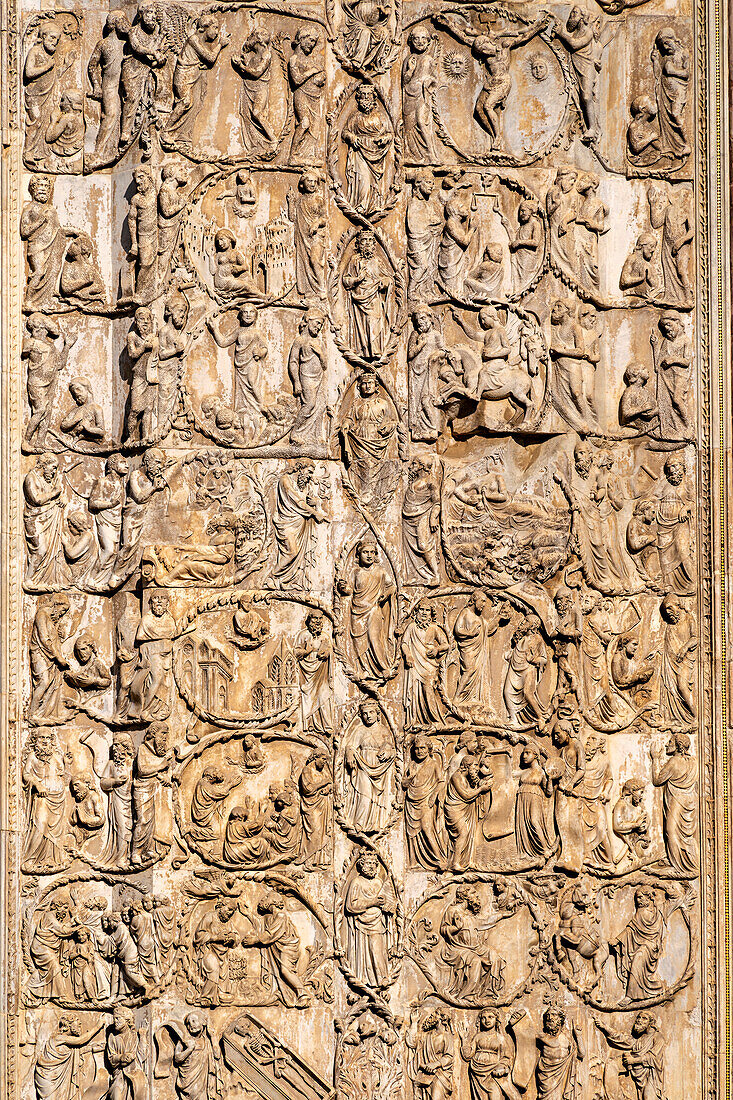 Details der Fassade vom Dom von Orvieto, Umbrien, Italien