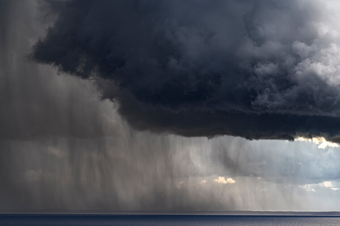 Blick vom Leuchtturn bei Regen, Insel Greifswalder Oie, Ostseeküste, Mecklenburg Vorpommern, Deutschland