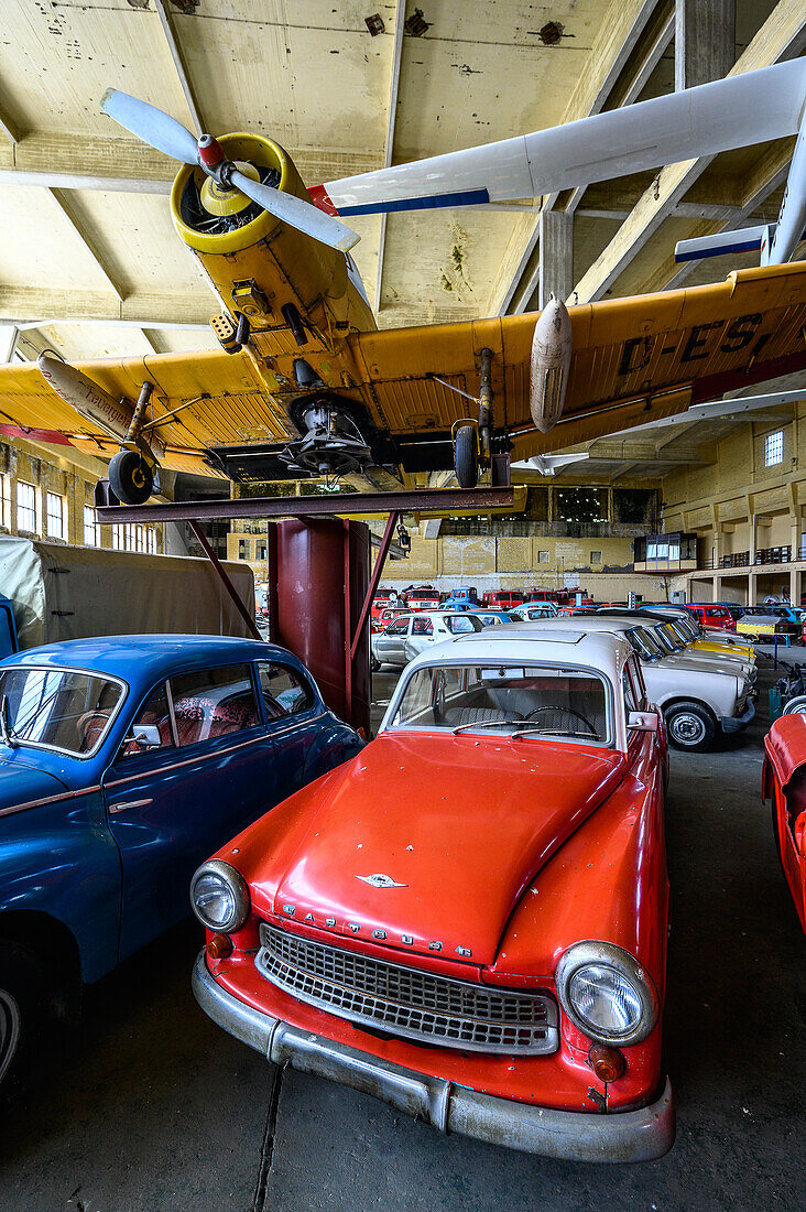 Oldtimer im Technik Museum Pütnitz bei Ribnitz Damgarten, Ostseeküste, Mecklenburg-Vorpommern, Deutschland