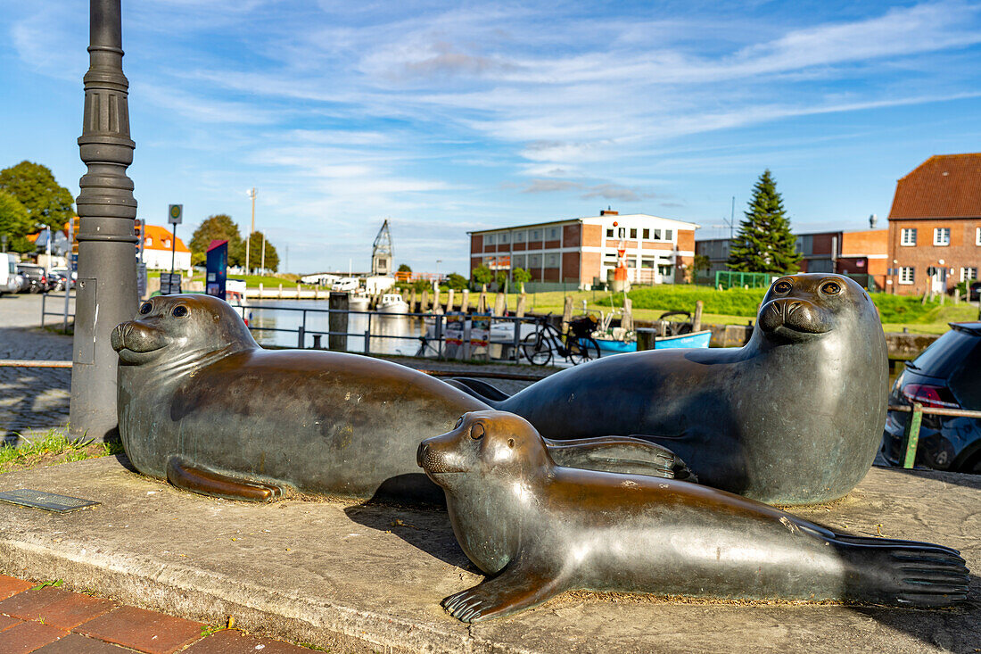 Seehundstatue von Ernst Paulduro und Ursula Krabbe-Paulduro Tönning, Kreis Nordfriesland, Schleswig-Holstein, Deutschland, Europa  |