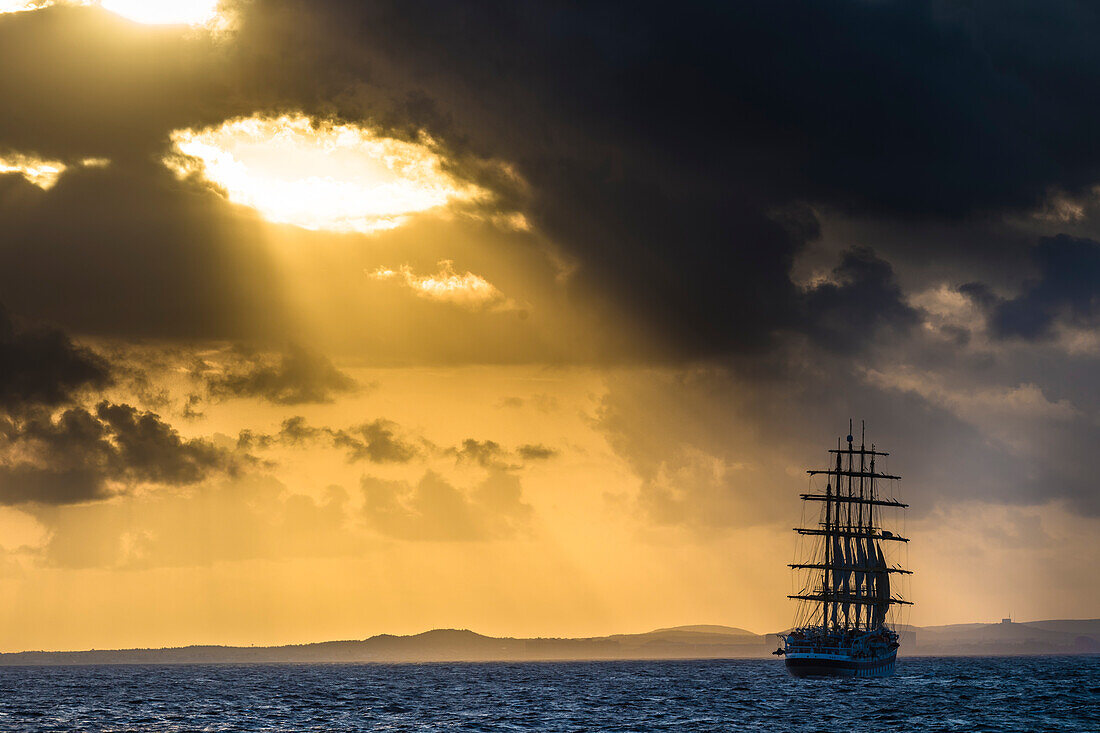  Sailing ship, Caribbean Sea, Kralendijk, Bonaire, Lesser Antilles 