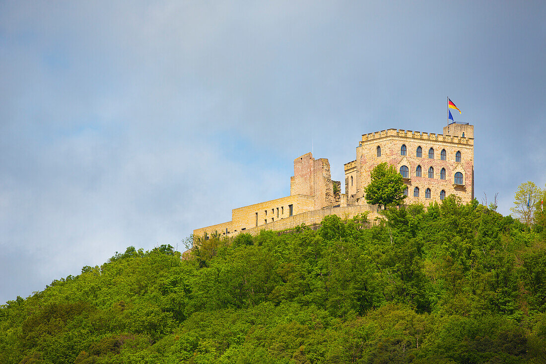 Das Hambacher Schloss in Neustadt an der Weinstraße, Rheinland-Pfalz, Deutschland