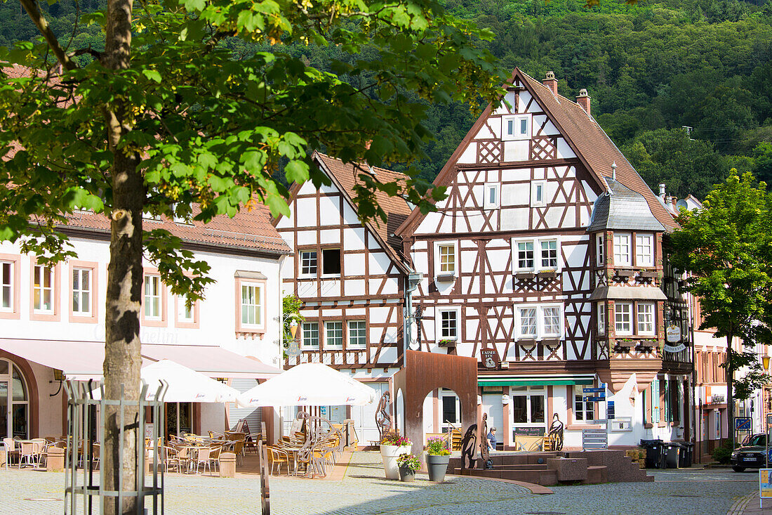 Der Marktplatz in Annweiler am Triifels, Rheinland-Pfalz, Deutschland