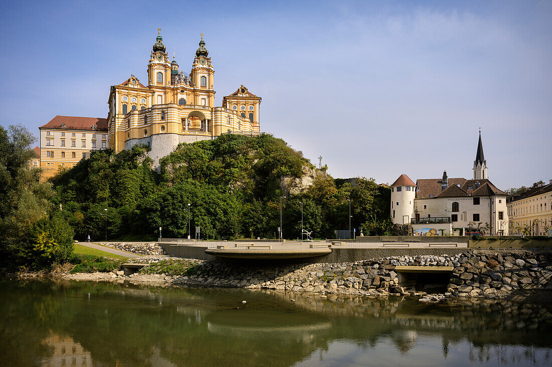  View over the Danube to Melk Abbey, UNESCO World Heritage “Wachau Cultural Landscape”, Melk, Lower Austria, Austria, Europe 