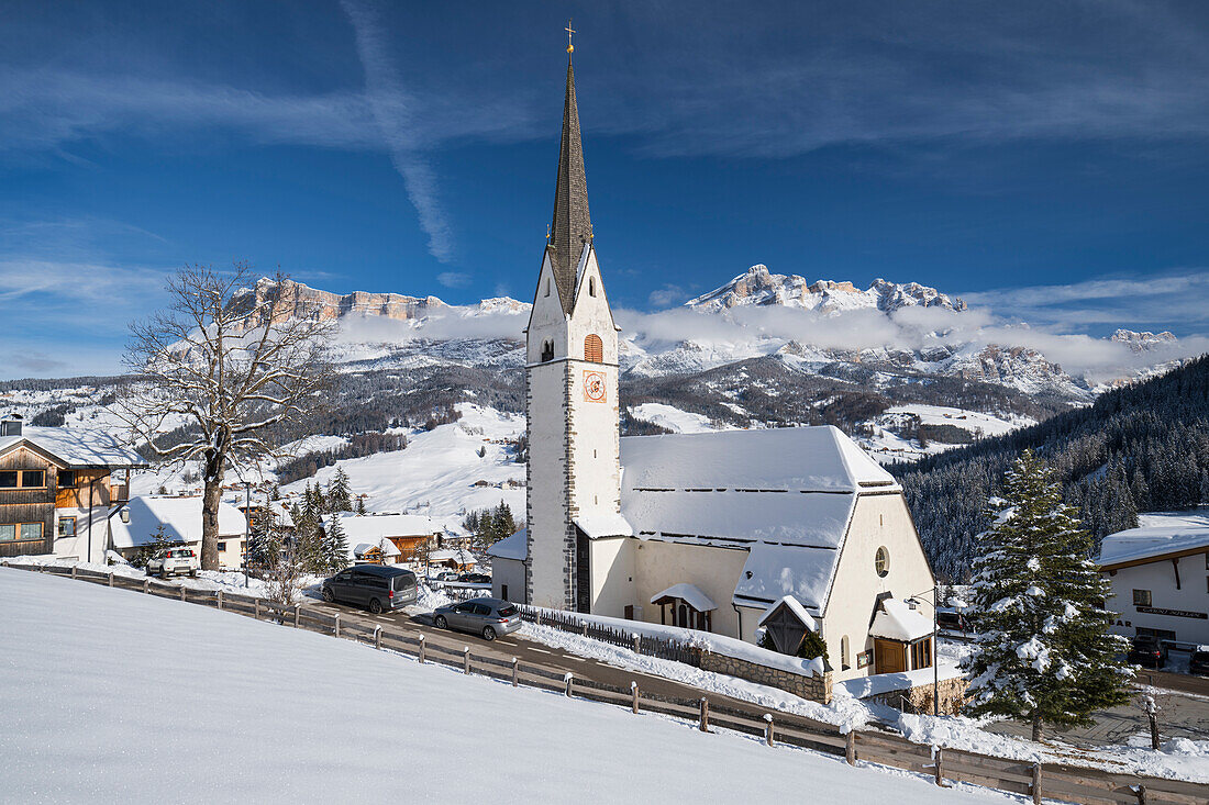 Kirche in Stern, La Villa, Piz de Lavarela, Südtirol, Alto Adige, Italien